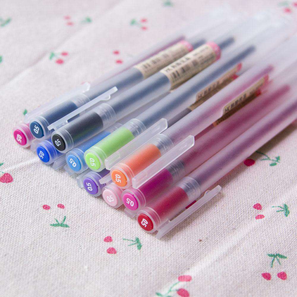 Smooth-writing markers (12 colors)